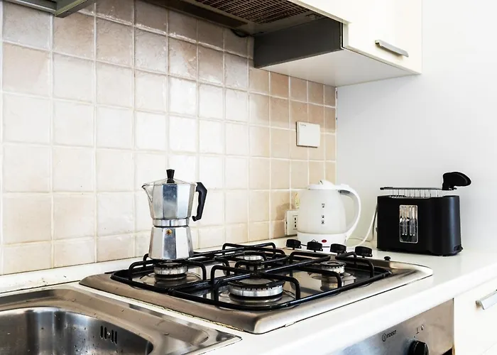 Guesthost - Migliarina Cozy * La Spezia